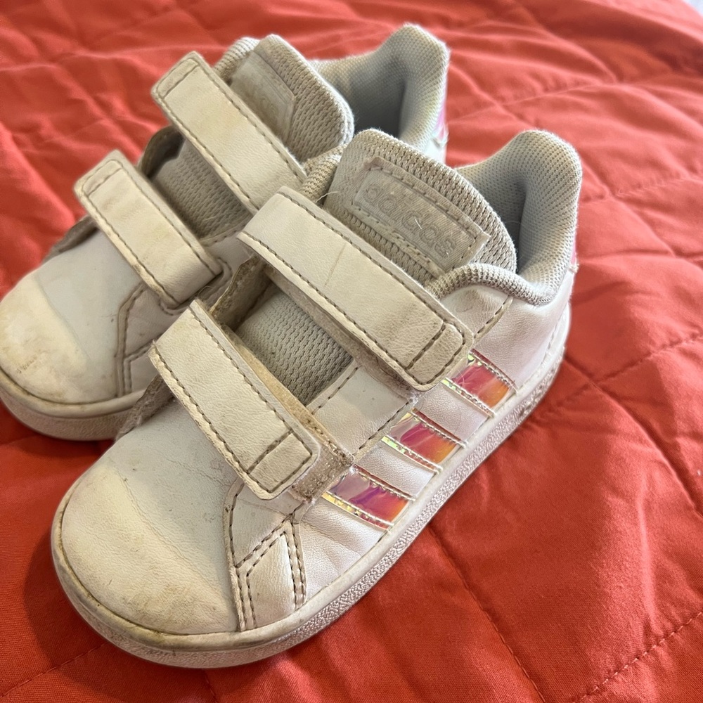 Toddler adidas gym shoes